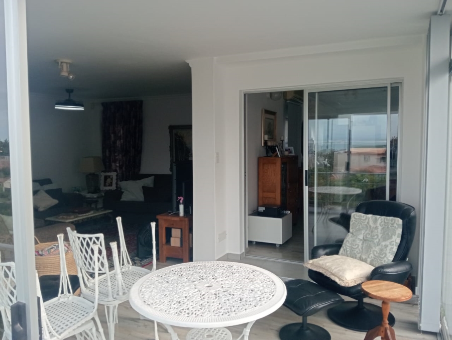 3 Bedroom Property for Sale in Wavecrest Eastern Cape